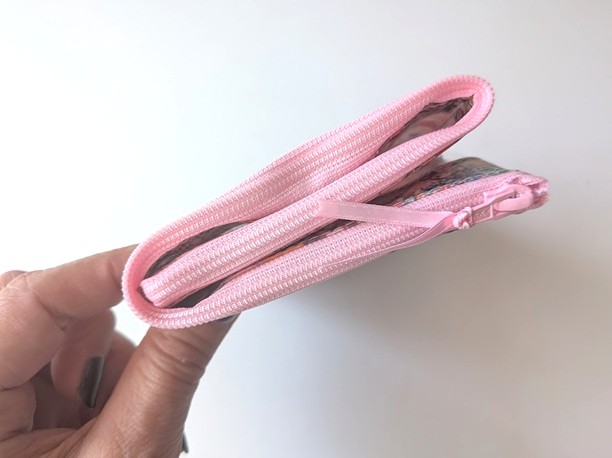 【限定商品】3ポケット折りたたみポーチ|小物を分けて収納・ゴム交換可能仕様 リバティ ラミネート アーカイブパッチワーク - 画像 (9)