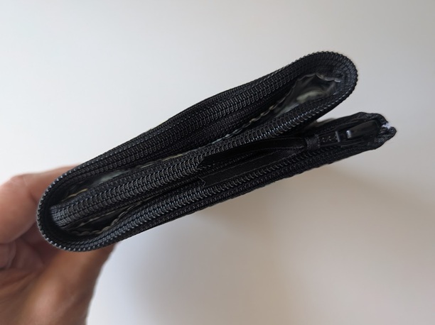 【限定商品】3ポケット折りたたみポーチ|小物を分けて収納・ゴム交換可能仕様 リバティ ラミネート ストロベリーシーフ - 画像 (7)