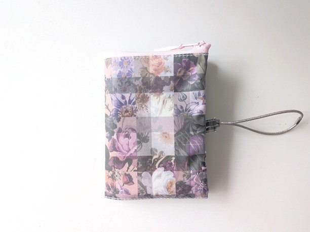 【限定商品】3ポケット折りたたみポーチ|小物を分けて収納・ゴム交換可能仕様 リバティ ラミネート アーカイブギンガム Creema