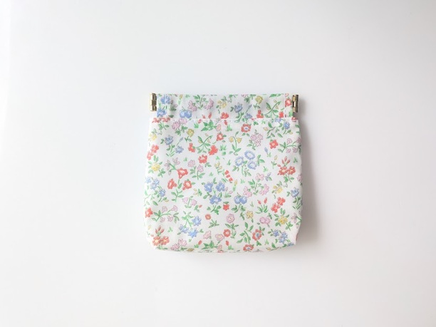 ★限定販売★ クリア バネポーチ(10×10cm)メドゥスウィート リバティ ラミネート - 画像 (2)
