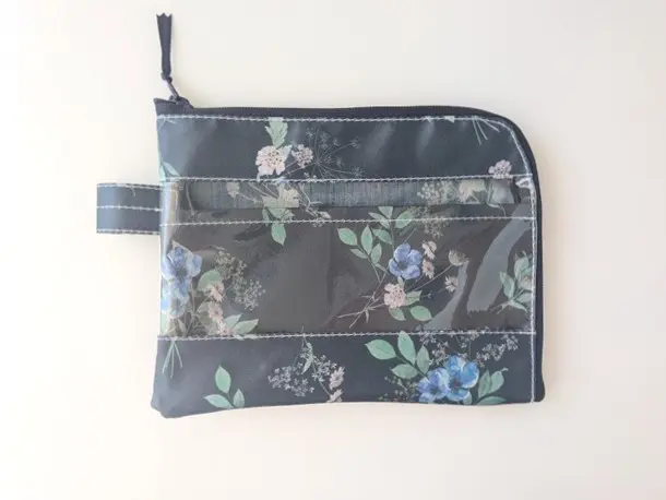 パックりか❤様お纏め専用ページ☆リバティ　ポーチ パックりか❤様お纏め専用ページ☆ リバティフラットポーチ(16cm