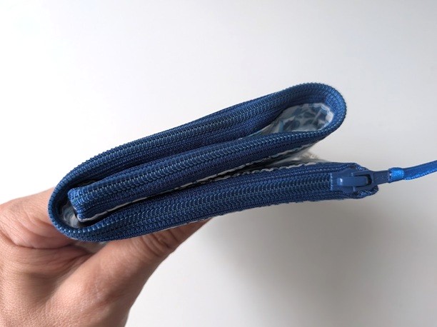 【再販商品】3ポケット折りたたみポーチ|小物を分けて収納・ゴム交換可能仕様 リバティ ラミネート メイモリス - 画像 (7)